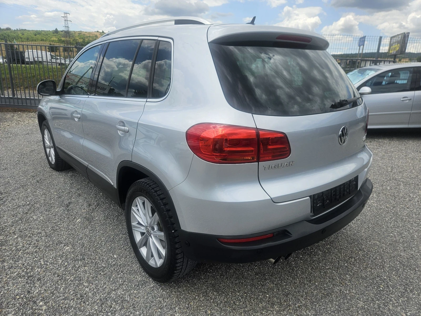 VW Tiguan 2.0 * TDI* DSG* 4x4 - изображение 7