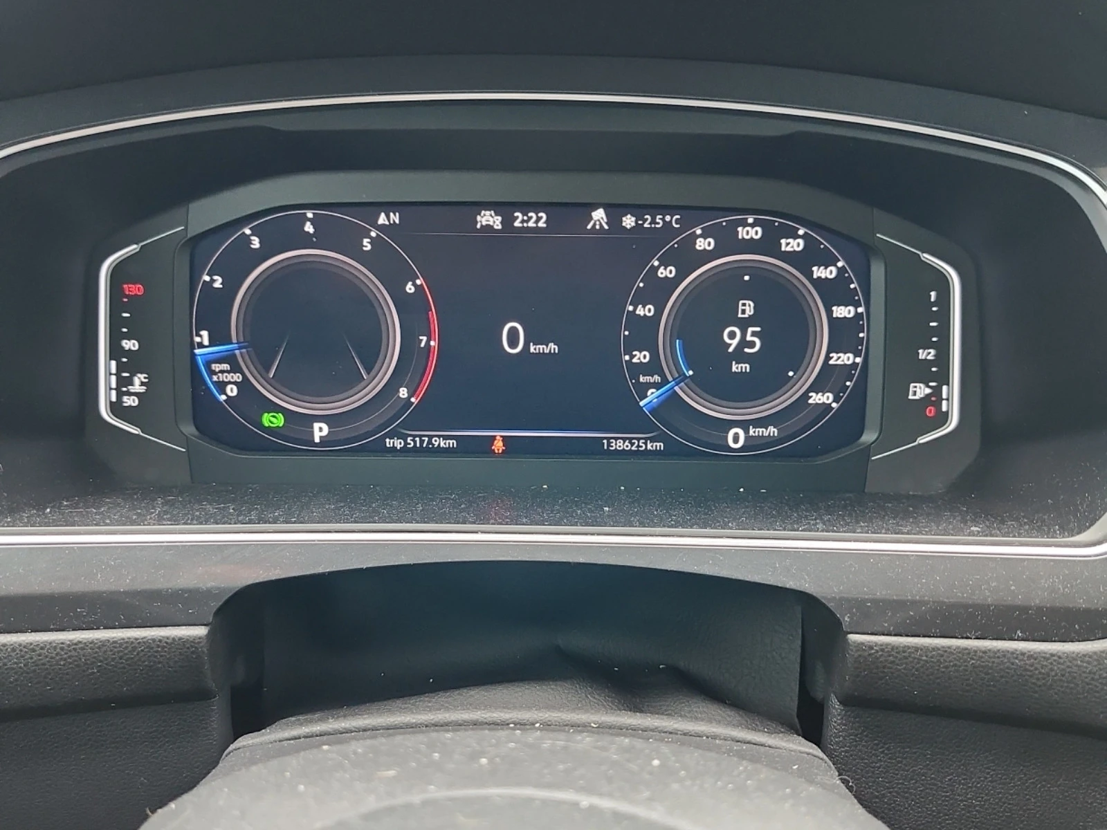 VW Tiguan * * CARFAX * * АВТО КРЕДИТ * * , снимка 9 - Автомобили и джипове - 53866104