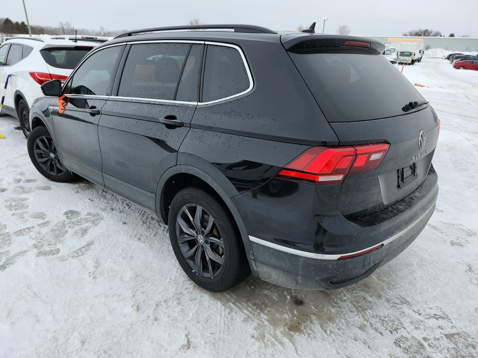 VW Tiguan * * CARFAX * * АВТО КРЕДИТ * * , снимка 3 - Автомобили и джипове - 53866104