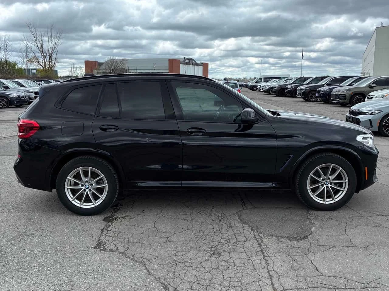 BMW X3 xDrive30i/ПАНОРАМА/ПОДГРЕВИ/ОТ ПРЕДСТАВИТЕЛСТВО, снимка 4 - Автомобили и джипове - 54896991