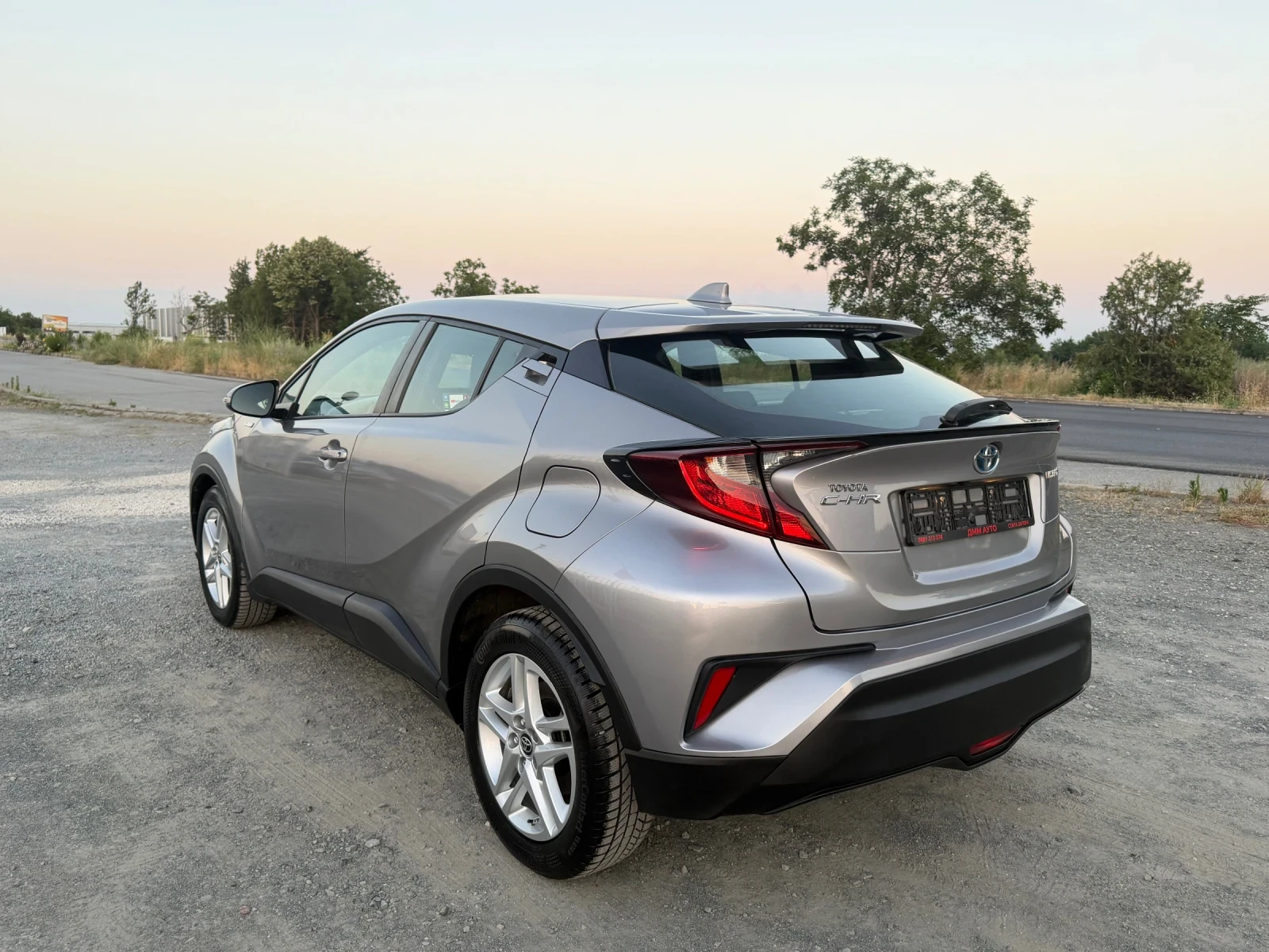 Toyota C-HR 1.8 HYBRID / FACELIFT / ЕВРО6 / YOUTUBE / WAZE, снимка 7 - Автомобили и джипове - 55094191