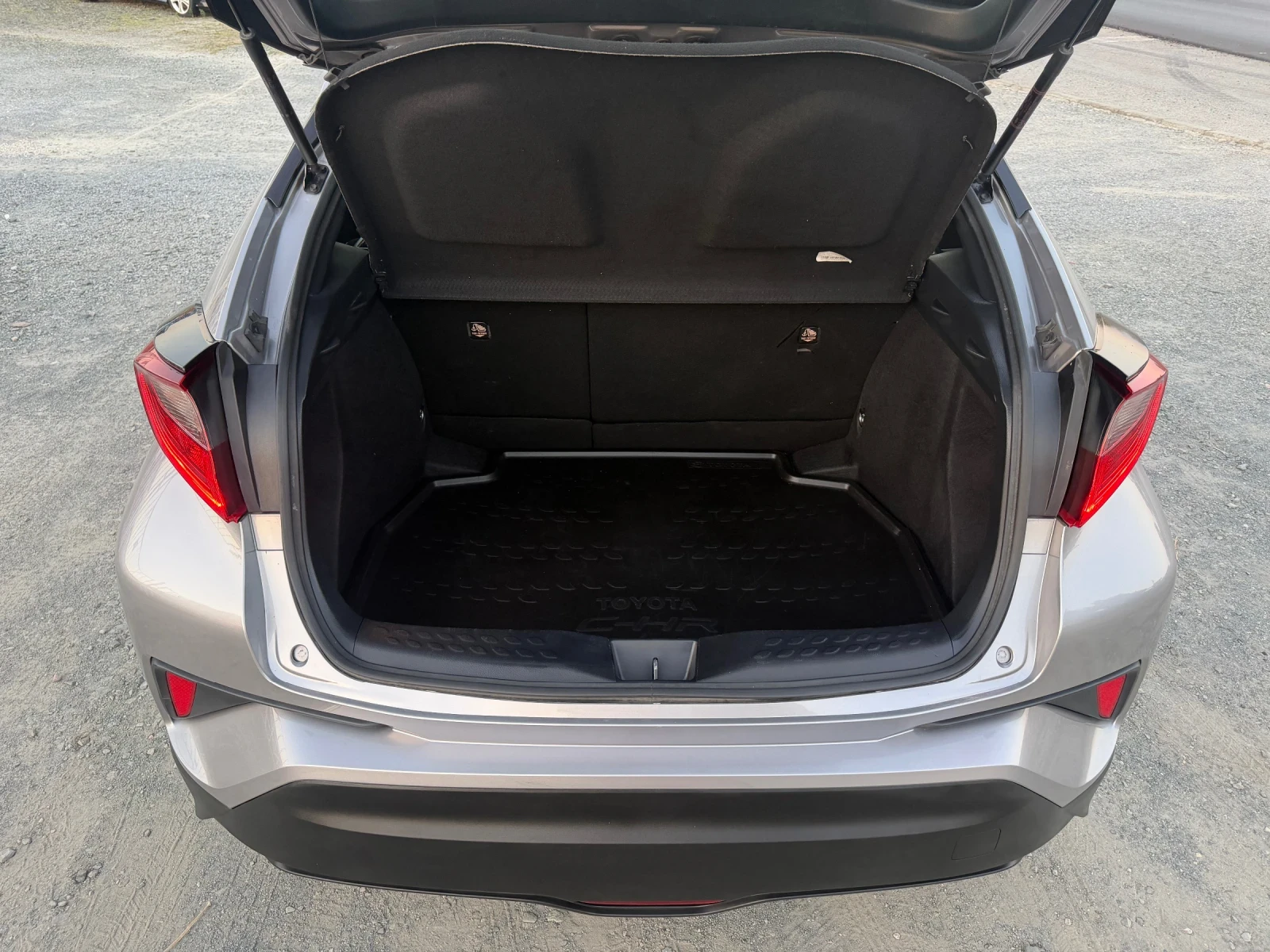 Toyota C-HR 1.8 HYBRID / FACELIFT / ЕВРО6 / YOUTUBE / WAZE, снимка 15 - Автомобили и джипове - 55094191