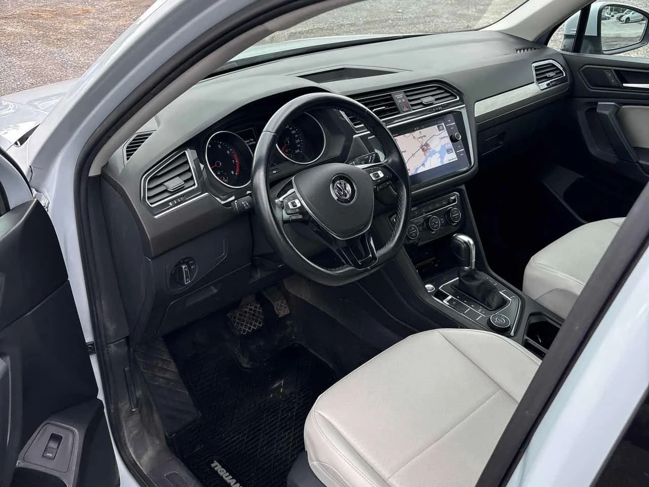 VW Tiguan * Comfortline * CARFAX * ЦЕНА ДО БГ, снимка 6 - Автомобили и джипове - 55188028