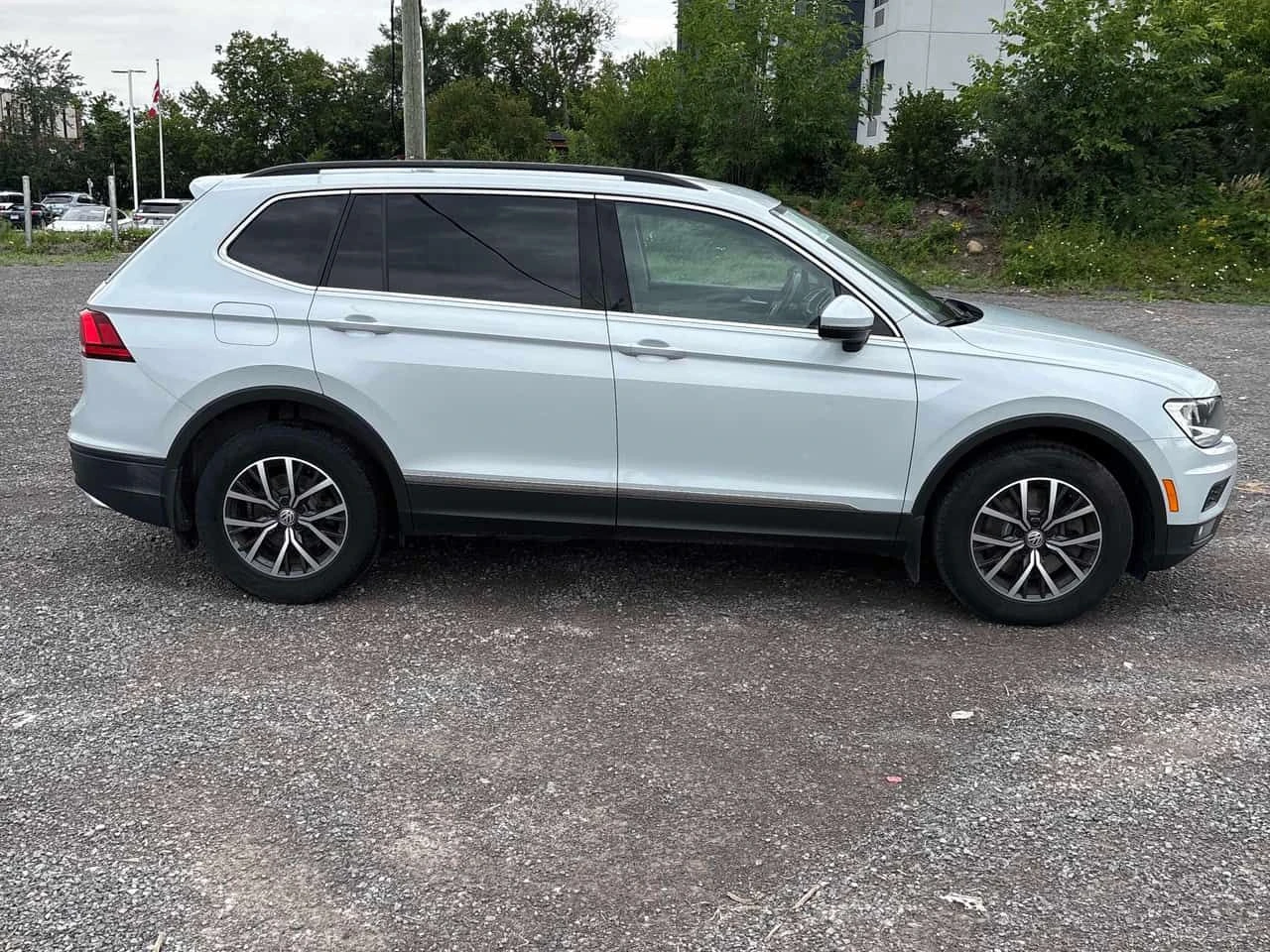 VW Tiguan * Comfortline * CARFAX * ЦЕНА ДО БГ, снимка 13 - Автомобили и джипове - 55188028