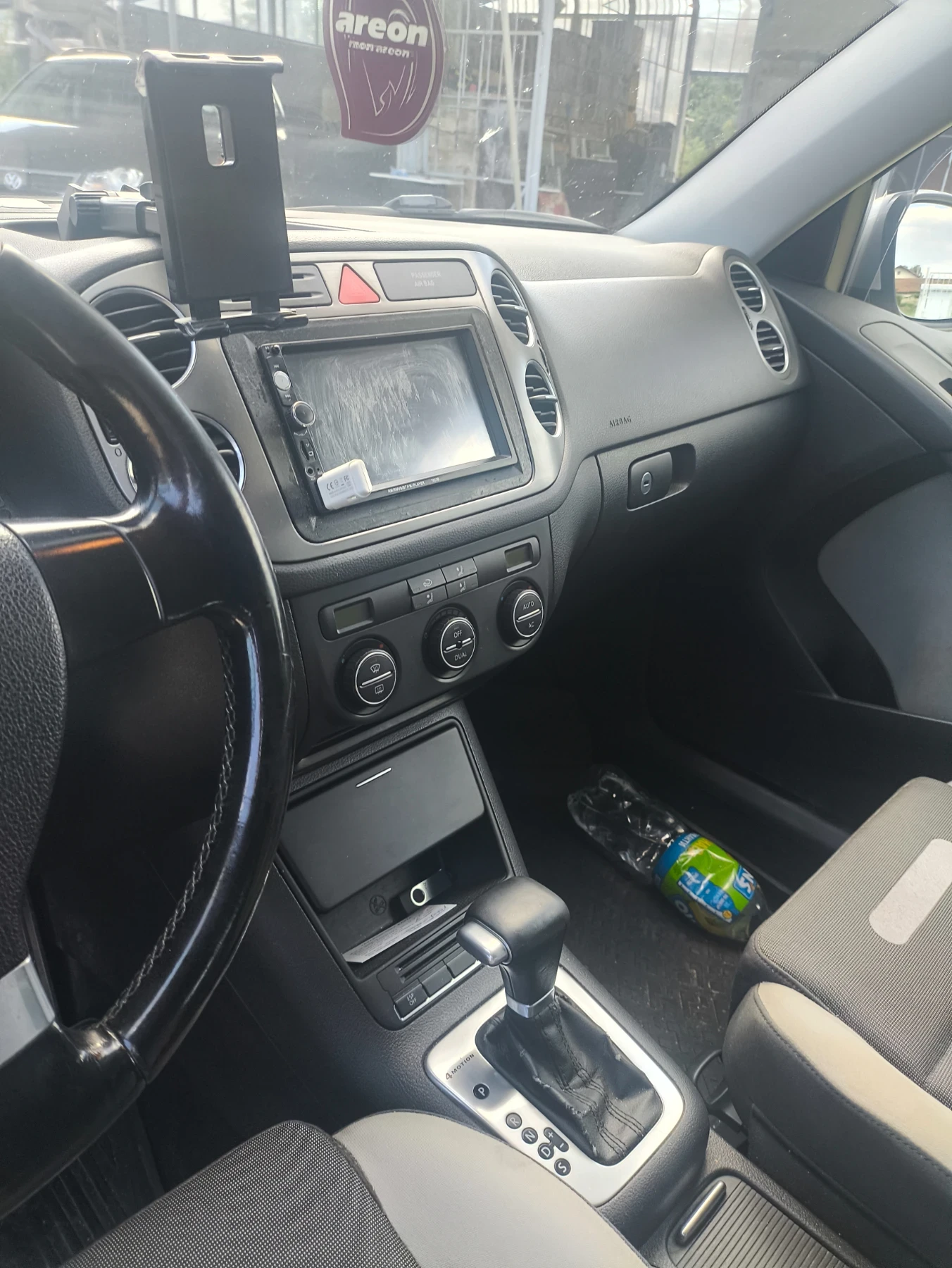 VW Tiguan, снимка 8 - Автомобили и джипове - 55238420