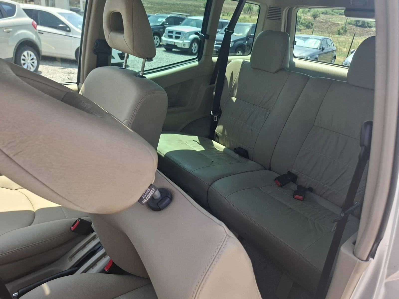 Nissan Terrano Италя, снимка 13 - Автомобили и джипове - 55331390