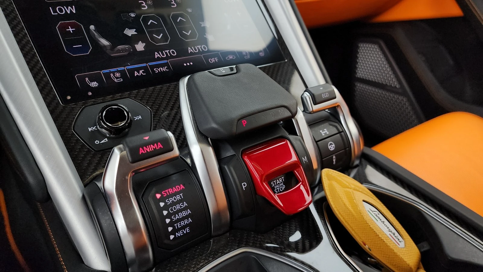 Lamborghini Urus ЛЮК* МАСАЖ* HUD* 360* KEYLESS* КРАЙНА ЦЕНА, снимка 9 - Автомобили и джипове - 55336479