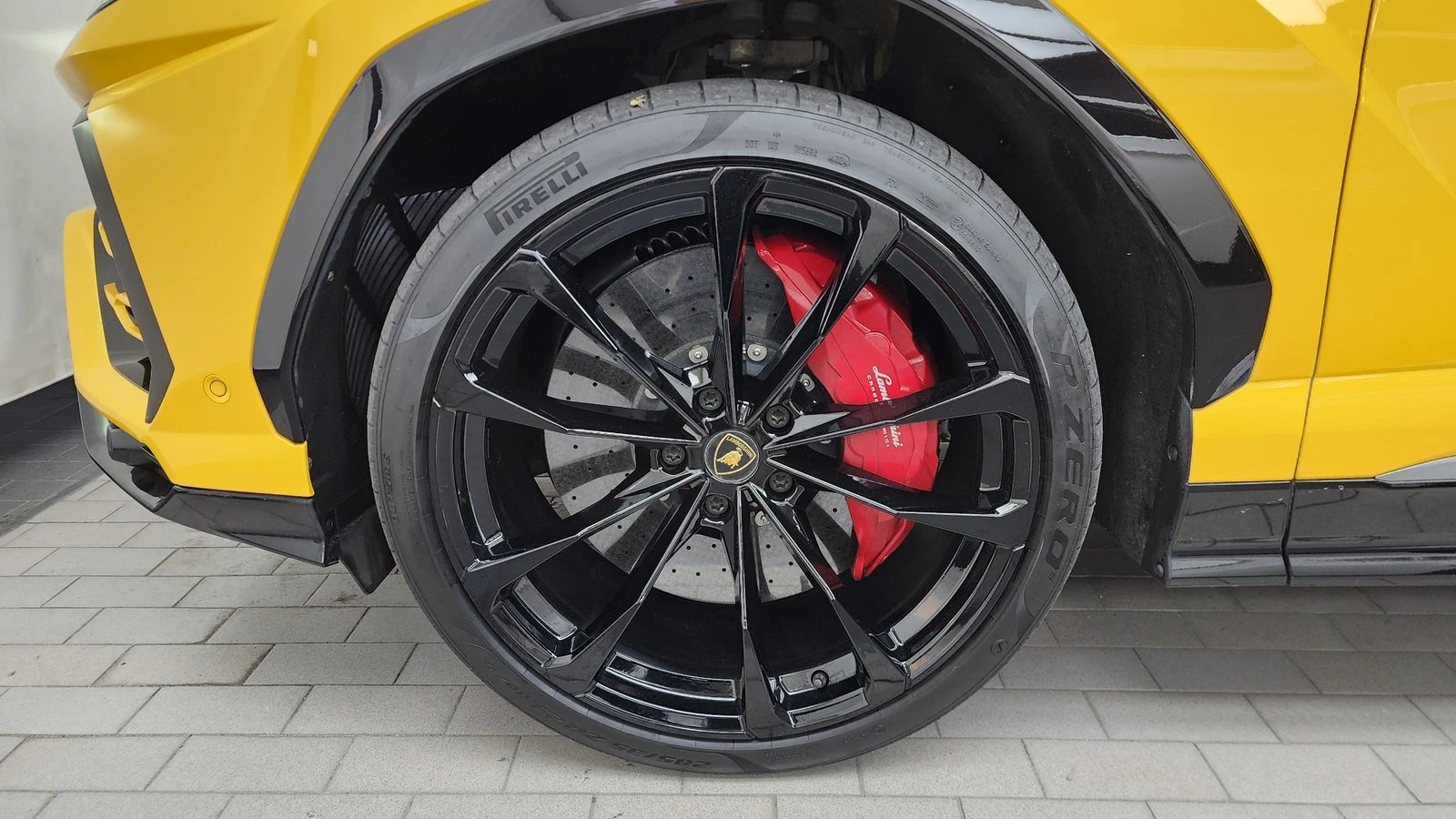 Lamborghini Urus ЛЮК* МАСАЖ* HUD* 360* KEYLESS* КРАЙНА ЦЕНА, снимка 5 - Автомобили и джипове - 55336479
