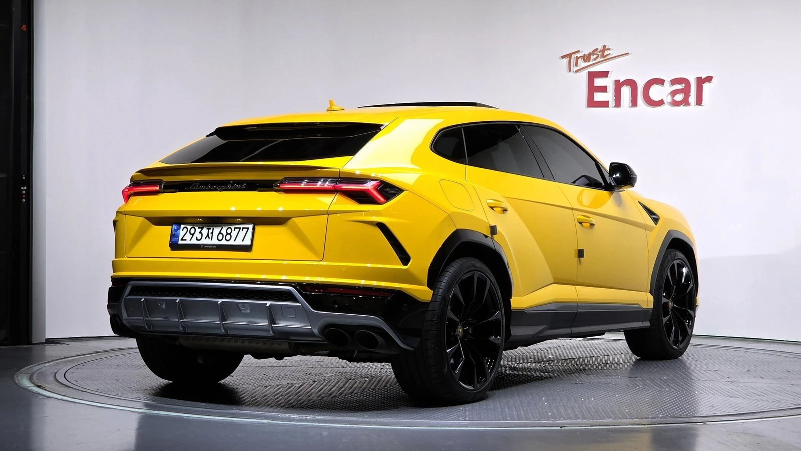 Lamborghini Urus ЛЮК* МАСАЖ* HUD* 360* KEYLESS* КРАЙНА ЦЕНА, снимка 2 - Автомобили и джипове - 55336479