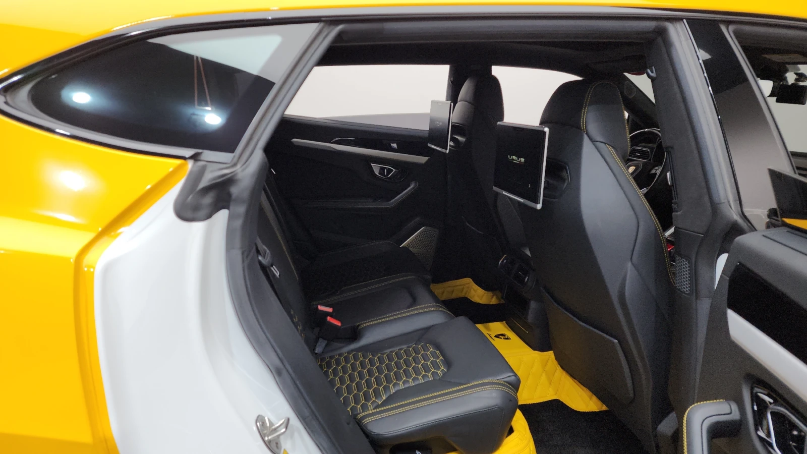 Lamborghini Urus B&O* HUD* SOFT CLOSE* 360* МАСАЖ* КРАЙНА ЦЕНА, снимка 12 - Автомобили и джипове - 55336479
