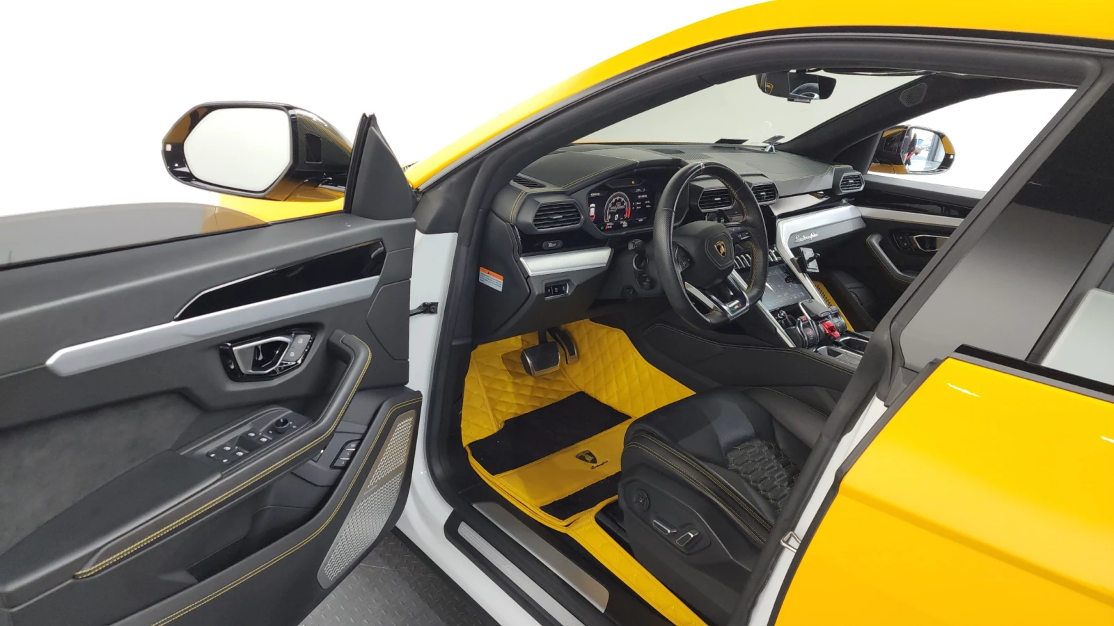 Lamborghini Urus B&O* HUD* SOFT CLOSE* 360* МАСАЖ* КРАЙНА ЦЕНА, снимка 10 - Автомобили и джипове - 55336479