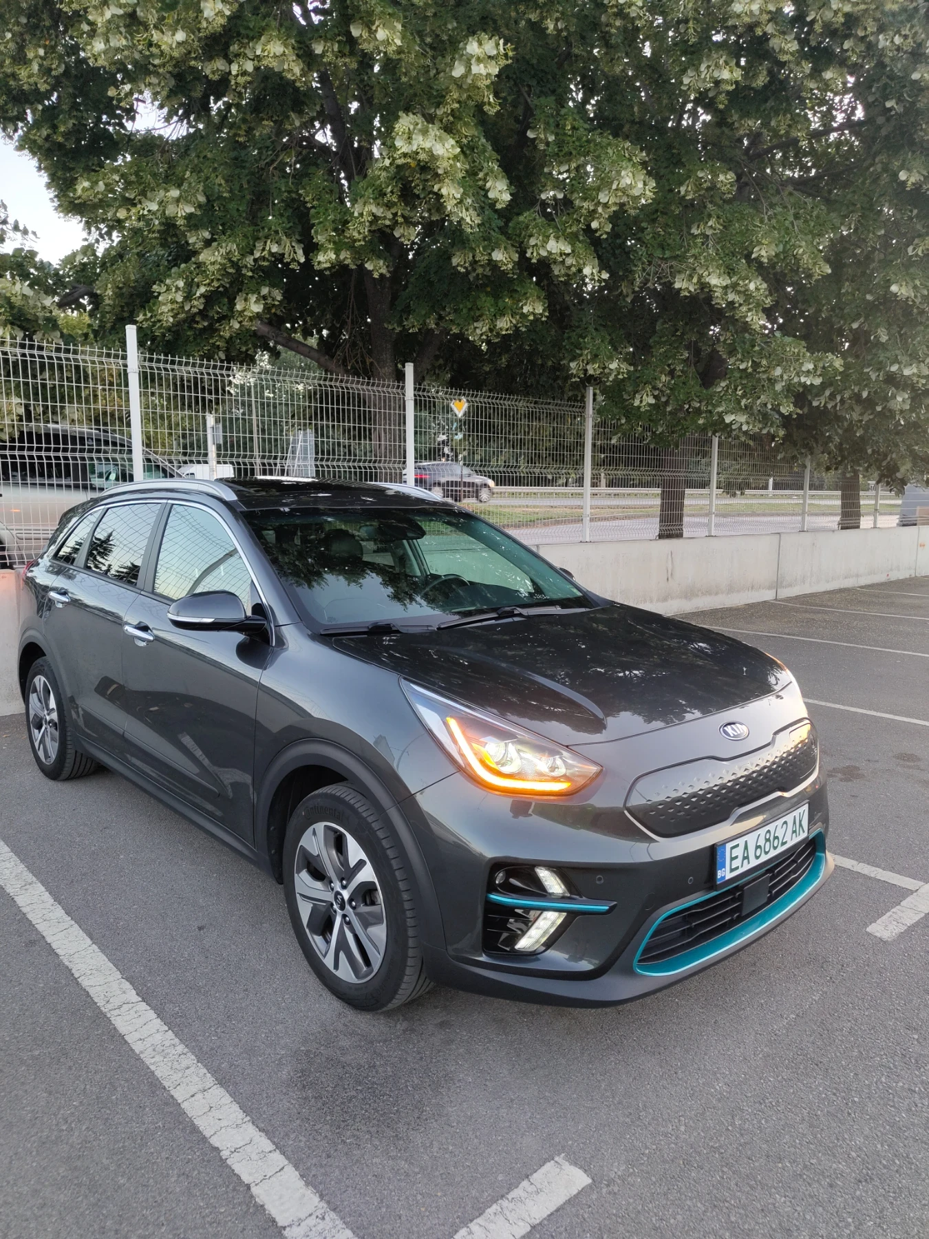 Kia Niro 65kWh/SOH100%/KIA CONNECT, снимка 2 - Автомобили и джипове - 56044044