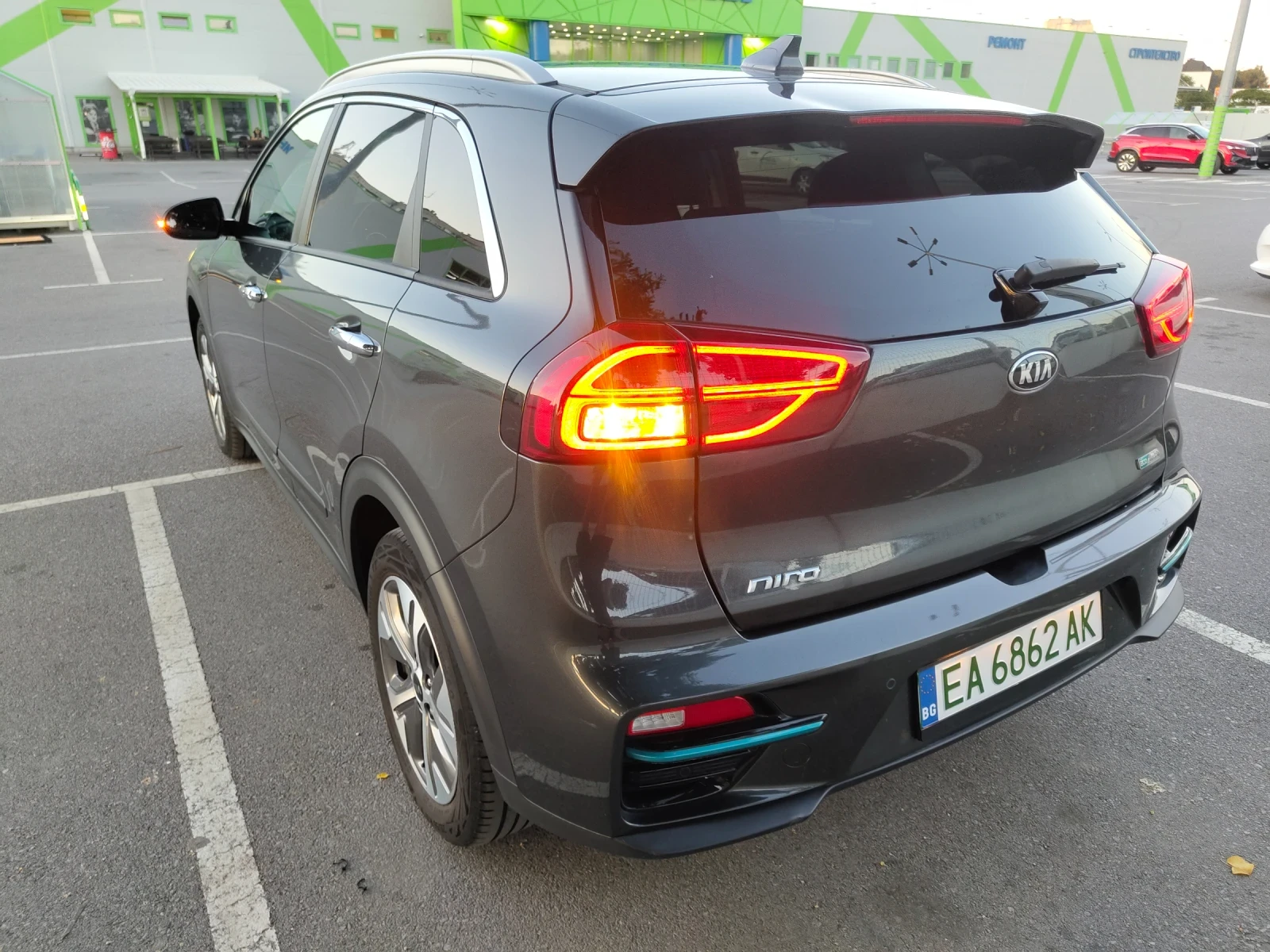 Kia Niro 65kWh/SOH100%/KIA CONNECT, снимка 5 - Автомобили и джипове - 56044044