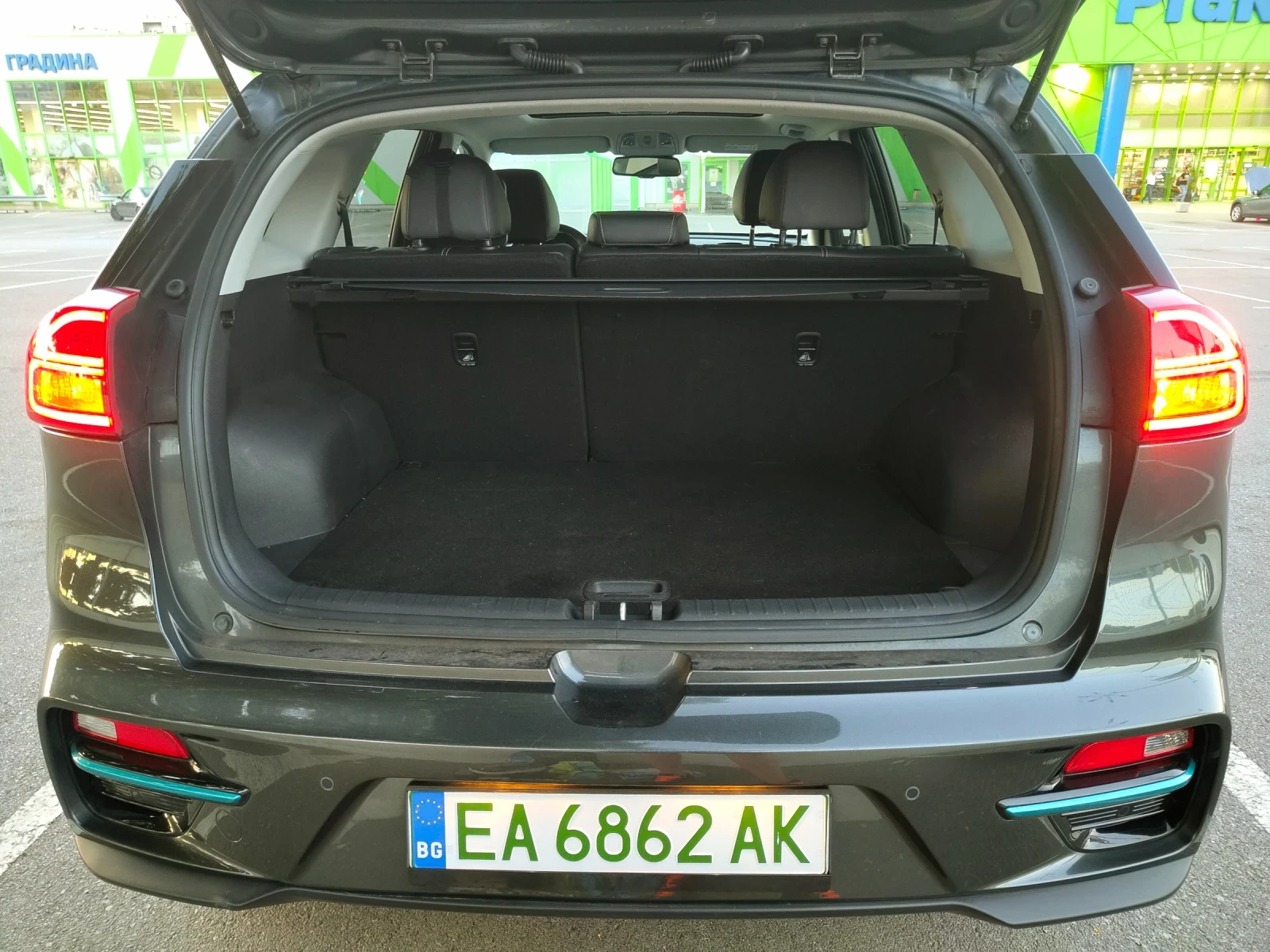 Kia Niro 65kWh/SOH100%/KIA CONNECT, снимка 11 - Автомобили и джипове - 56044044