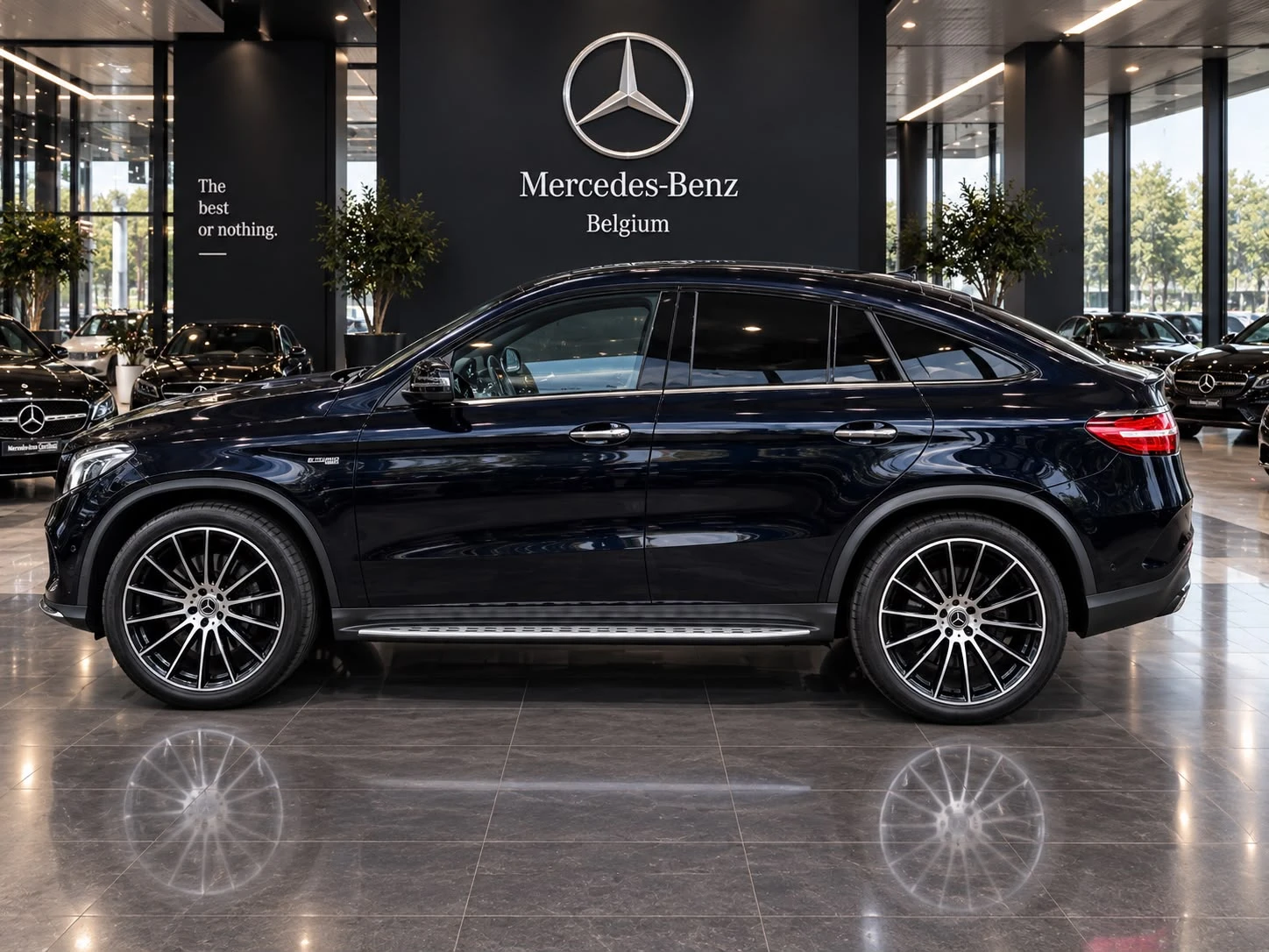 Mercedes-Benz GLE 43 AMG CHROME PACK* PANORAMA* MASSAGES* BANG&OLUFSEN* FUL, снимка 2 - Автомобили и джипове - 56216037