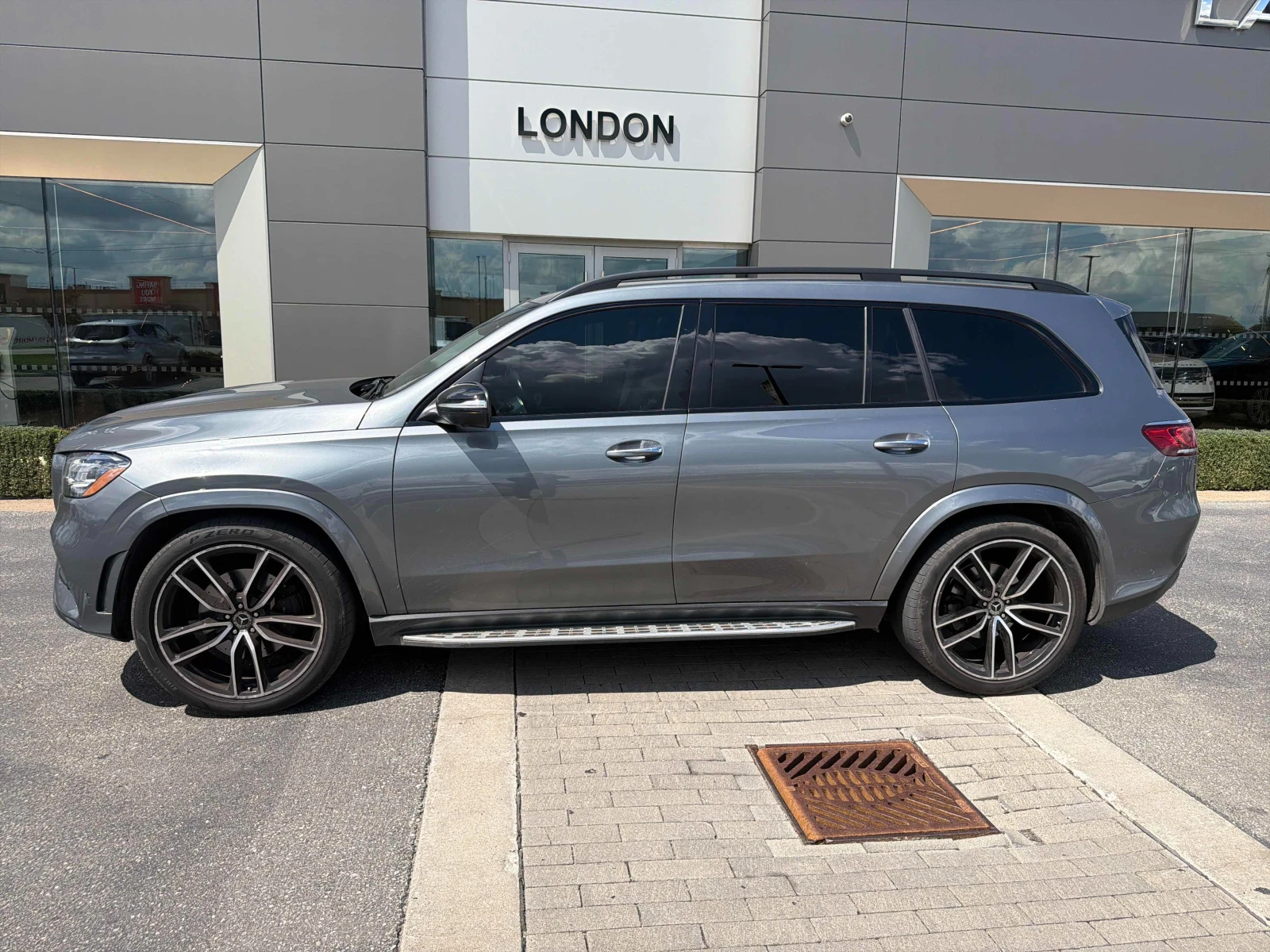 Mercedes-Benz GLS580 БЕЗ ИНЦИДЕНТИ, снимка 2 - Автомобили и джипове - 56307850
