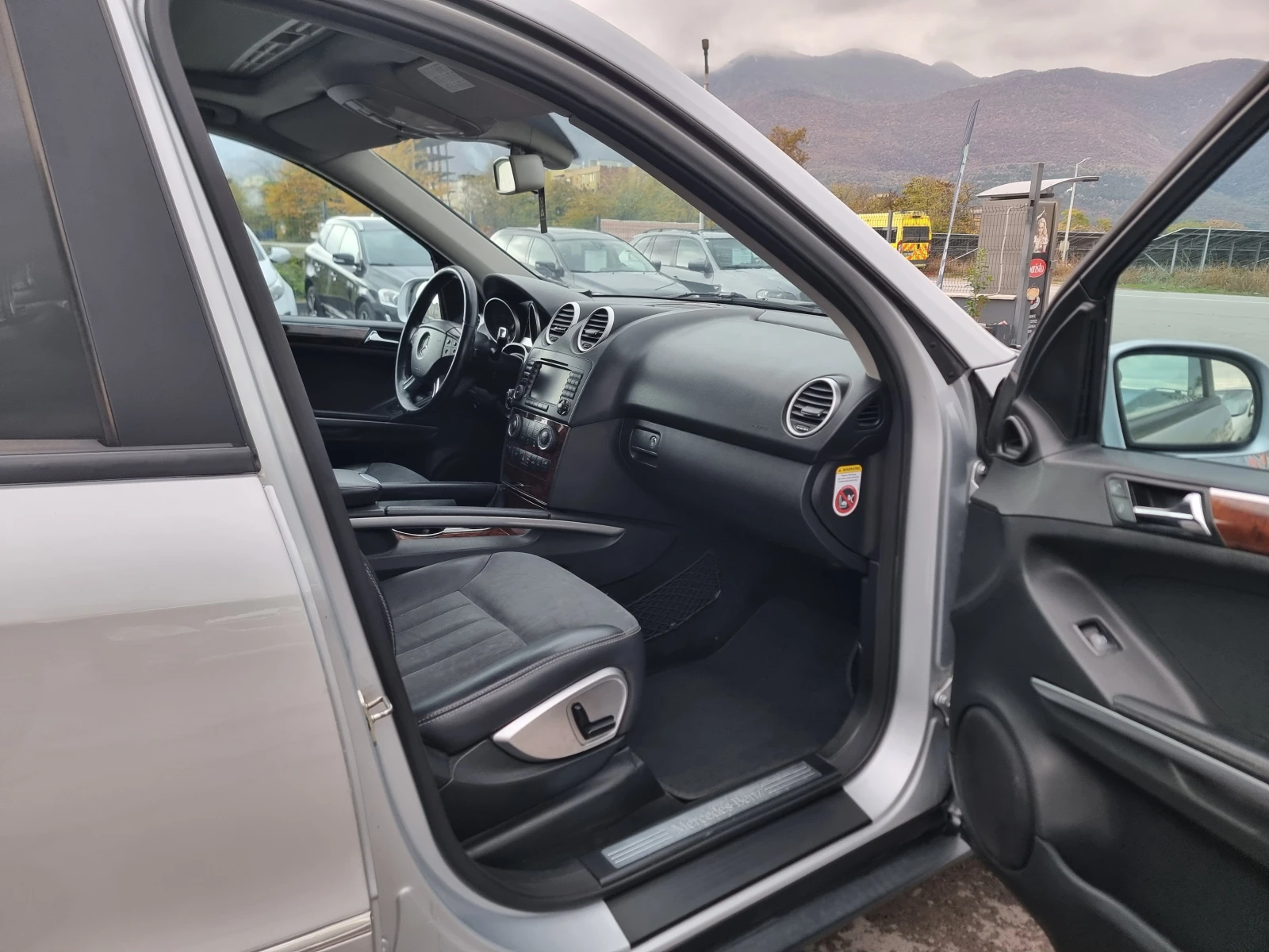 Mercedes-Benz ML 320 3.2CDI , снимка 15 - Автомобили и джипове - 56747231