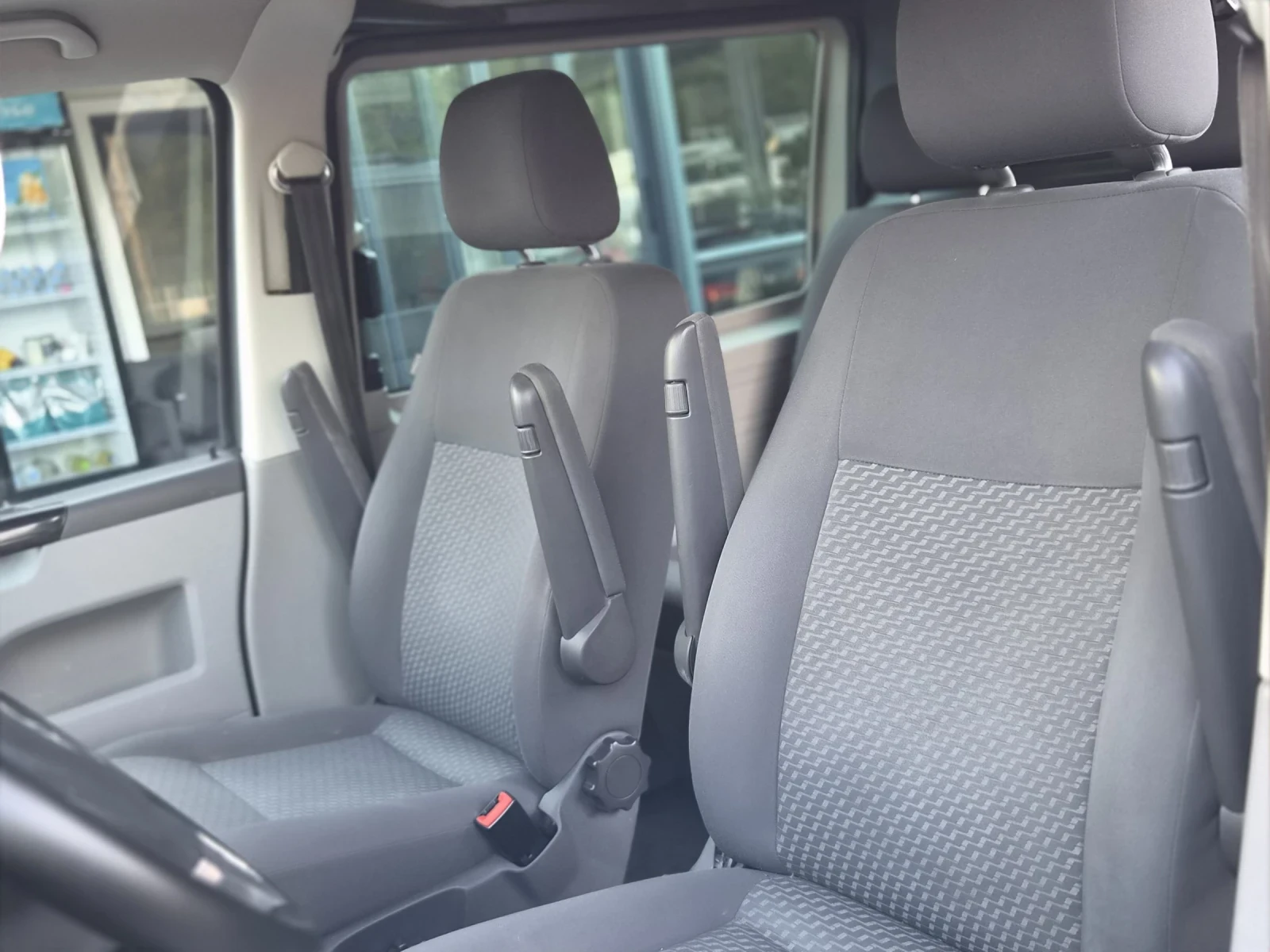 VW Caravelle 2.0TDI AUTOMAT , снимка 8 - Бусове и автобуси - 55304933