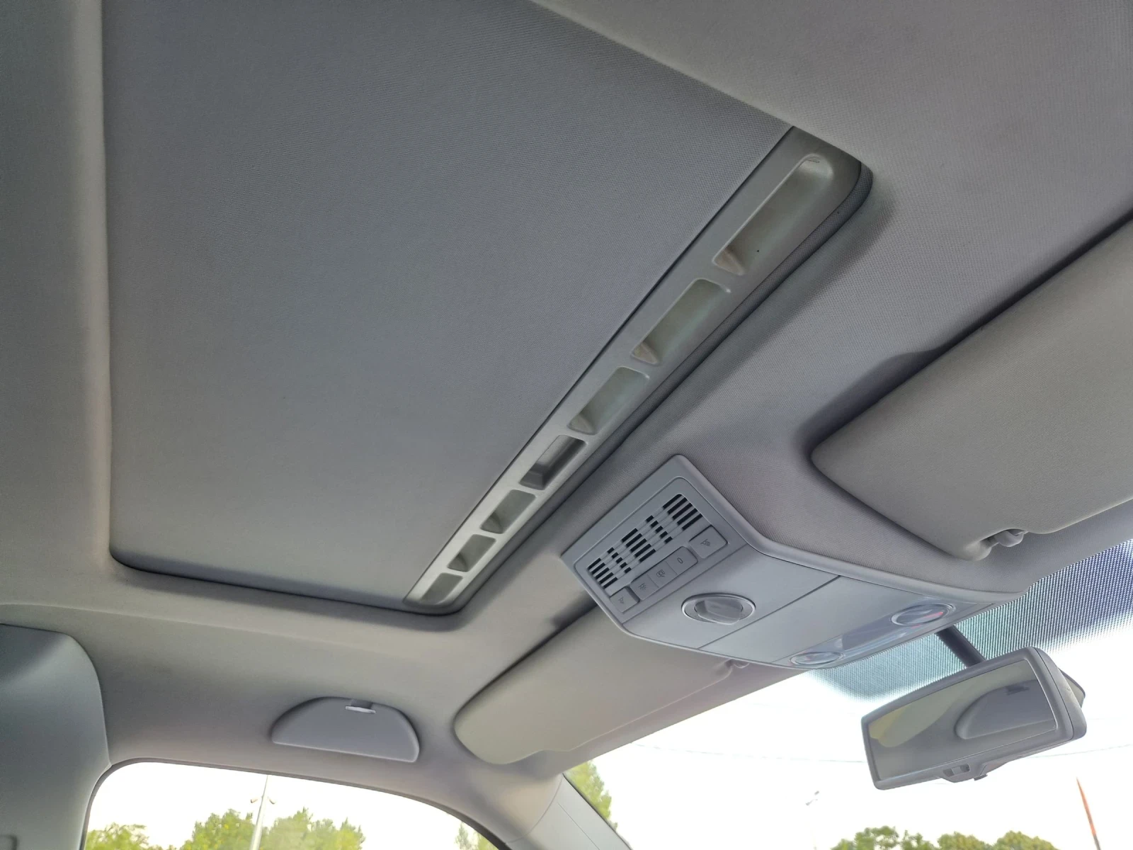VW Caravelle 2.0TDI AUTOMAT , снимка 14 - Бусове и автобуси - 55304933