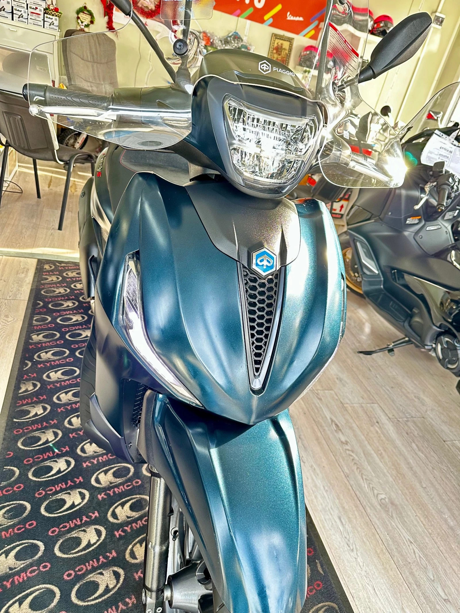 Piaggio Beverly 400hpe 09.2021г., снимка 1