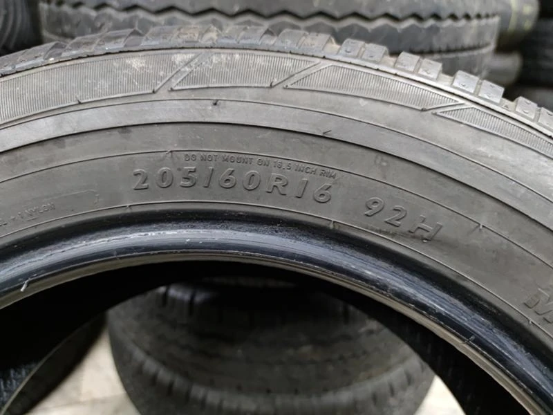 Гуми Зимни 205/60R16, снимка 7 - Гуми и джанти - 32378200