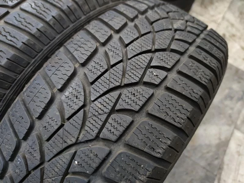 Гуми Зимни 205/60R16, снимка 3 - Гуми и джанти - 32378200