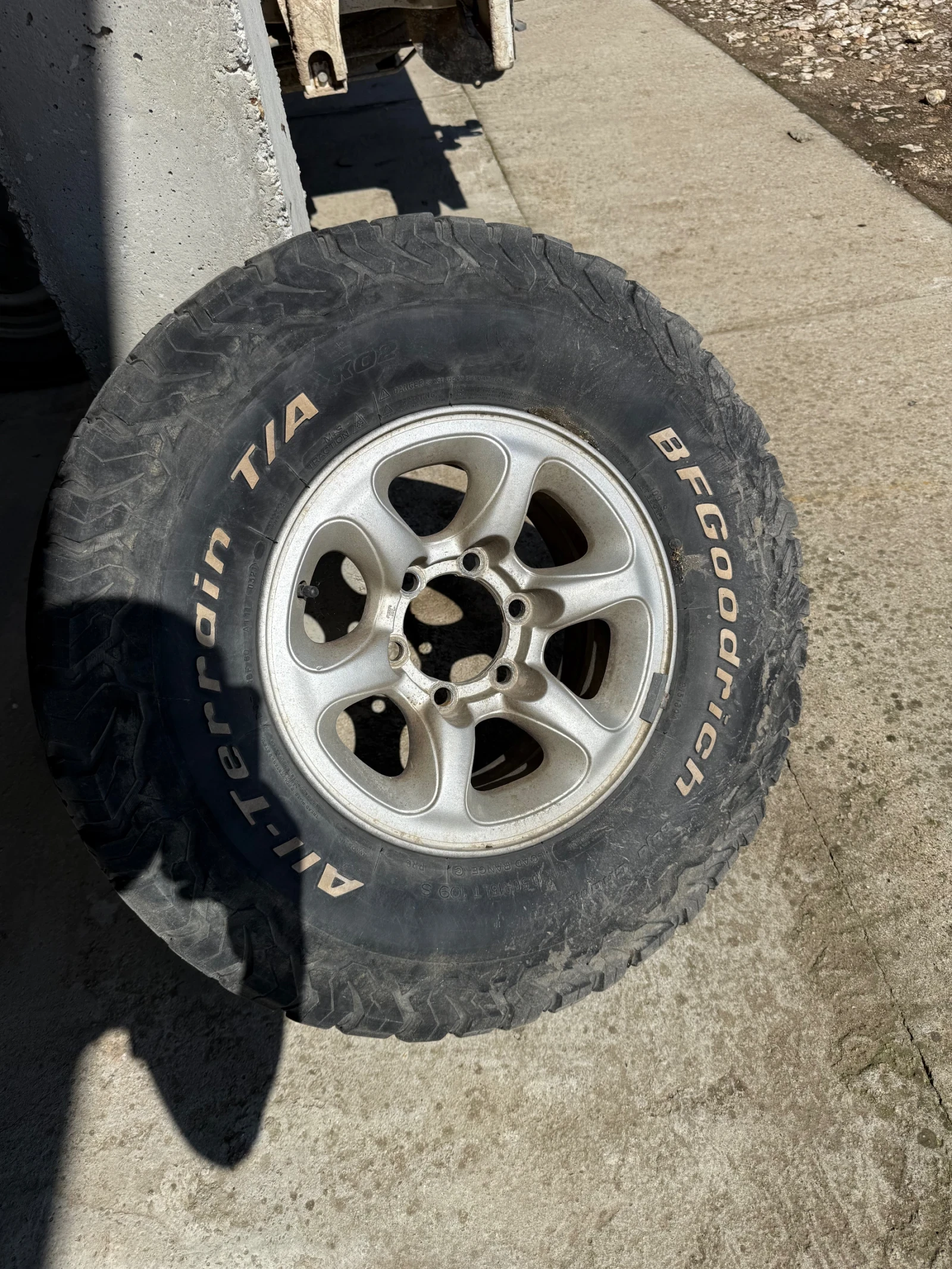 Гуми с джанти BF Goodrich 265/75R15