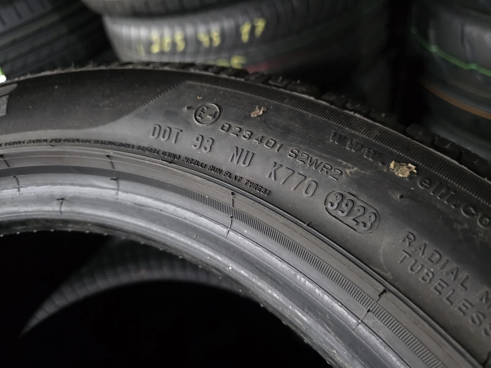 Гуми Зимни 225/50R17, снимка 8 - Гуми и джанти - 56725018
