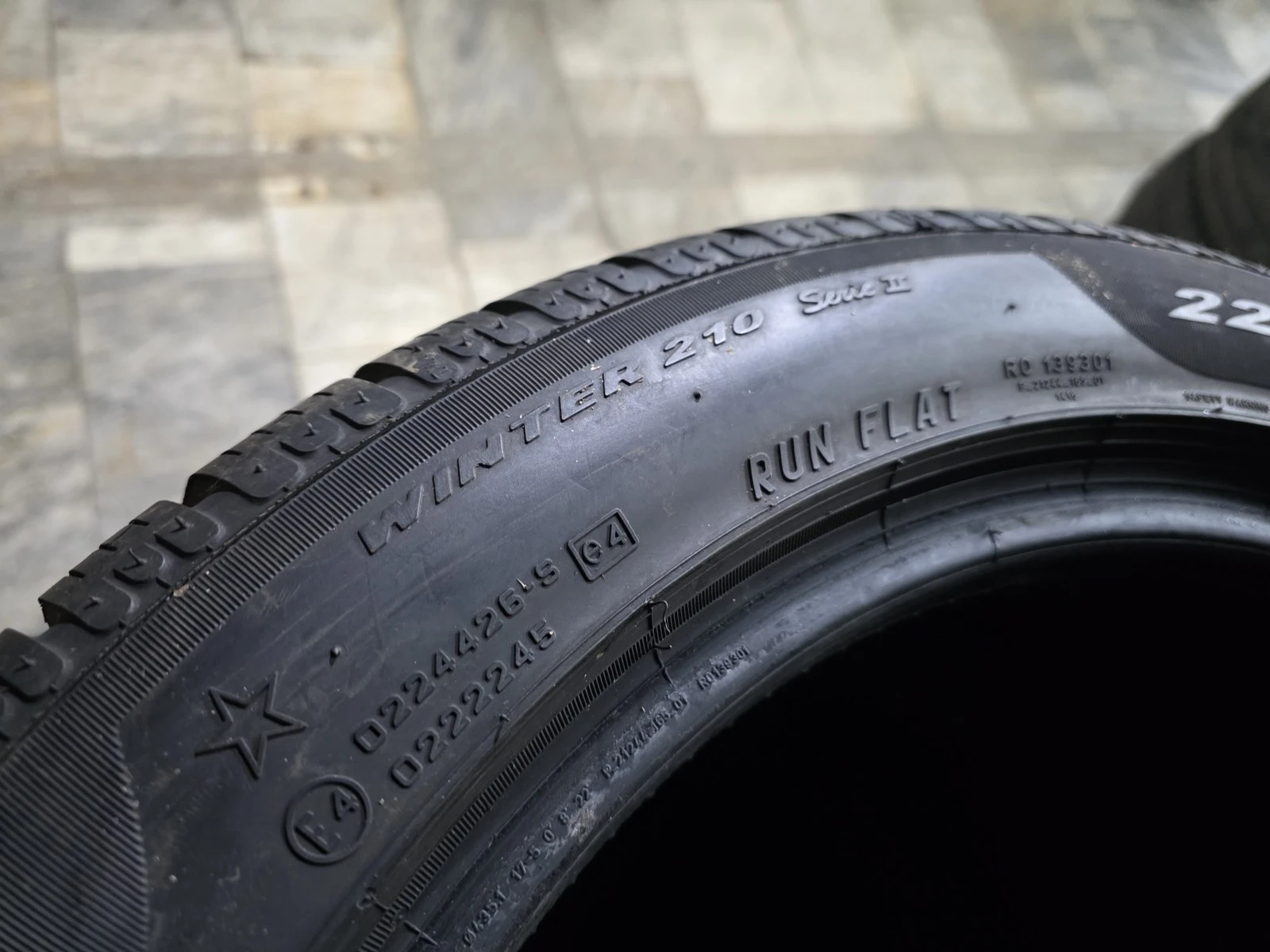 Гуми Зимни 225/50R17, снимка 7 - Гуми и джанти - 56725018