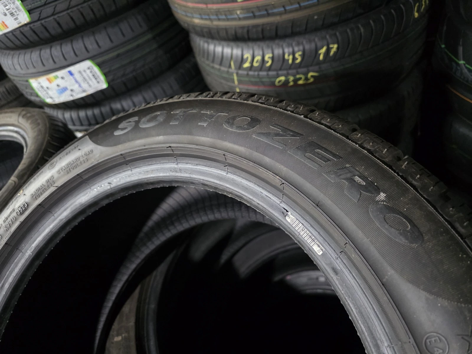 Гуми Зимни 225/50R17, снимка 9 - Гуми и джанти - 56725018