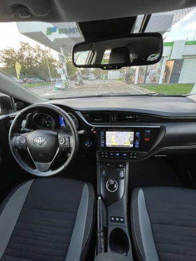 Toyota Auris HYBRID ТОП СЪСТОЯНИЕ КАПАРИРАН , снимка 13