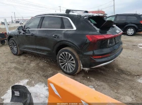 Audi E-Tron Premium Plus, снимка 3 - Автомобили и джипове - 53620159
