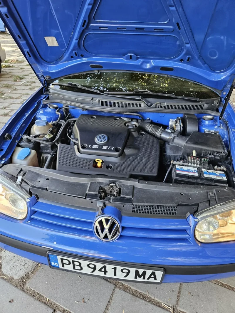 VW Golf 1.6i Klima/Gaz , снимка 9 - Автомобили и джипове - 47437156