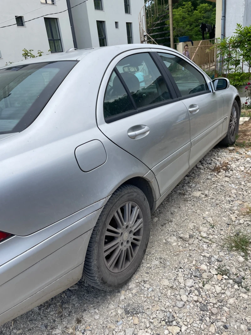 Mercedes-Benz C 200, снимка 2 - Автомобили и джипове - 47818202