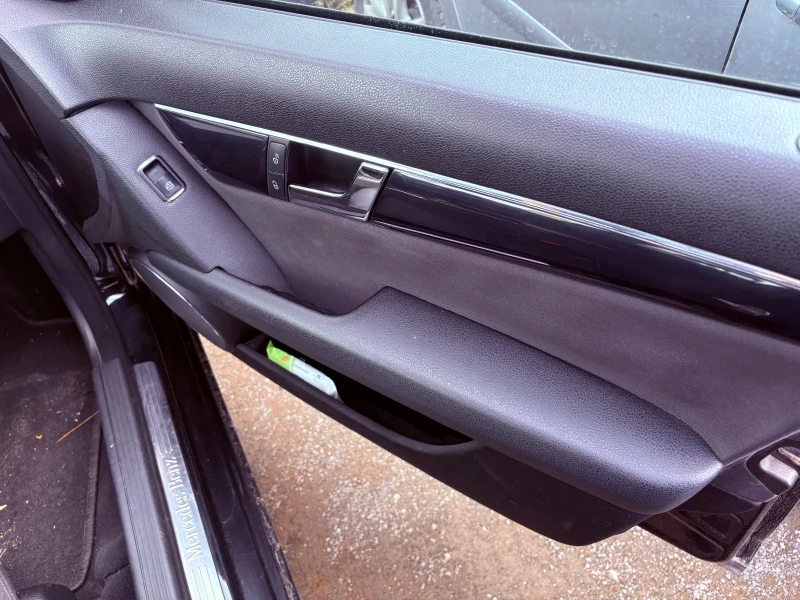 Mercedes-Benz C 220 2.2 cdi, снимка 9 - Автомобили и джипове - 52285818