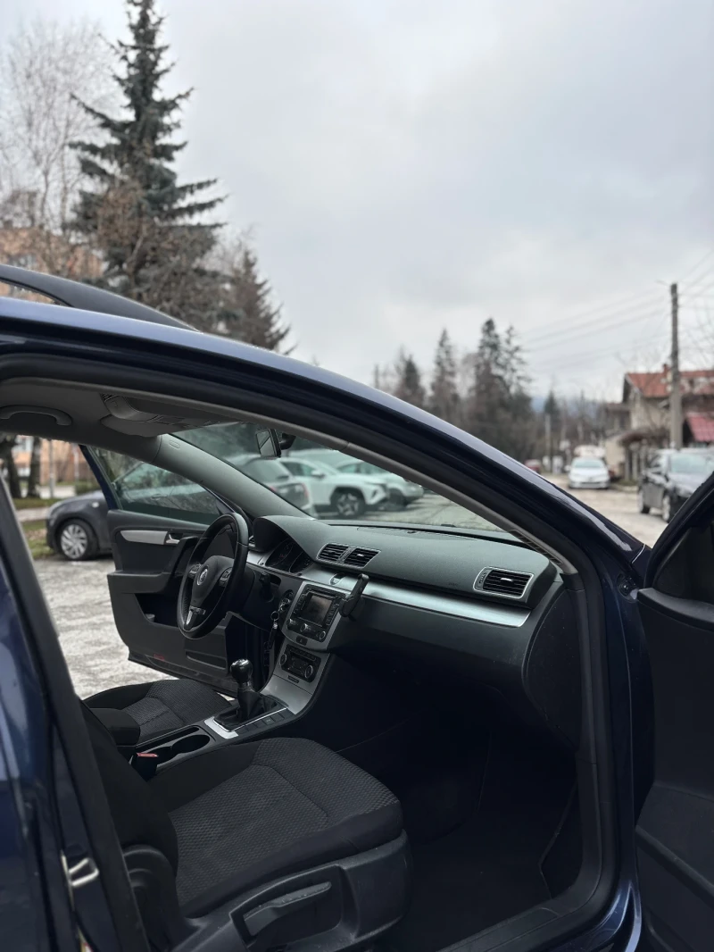 VW Passat 2.0TDI BLUEMOTION, снимка 11 - Автомобили и джипове - 52905280