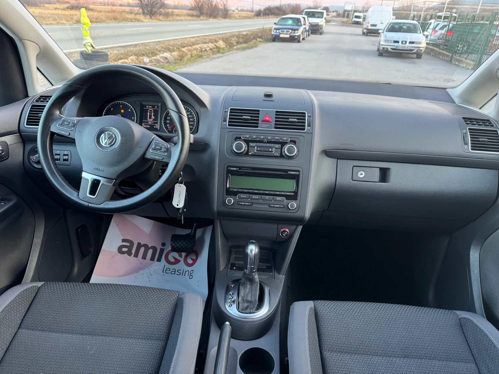 VW Touran 1.6TDi DSG 7 места | Mobile.bg — изображение 16