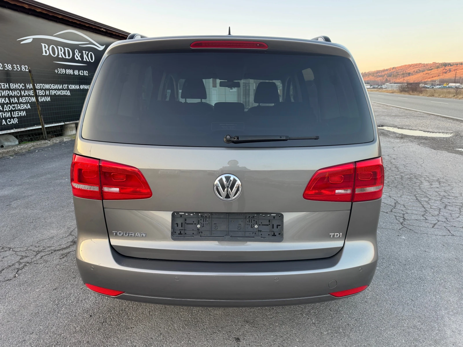 VW Touran 1.6TDi DSG 7 места - изображение 5