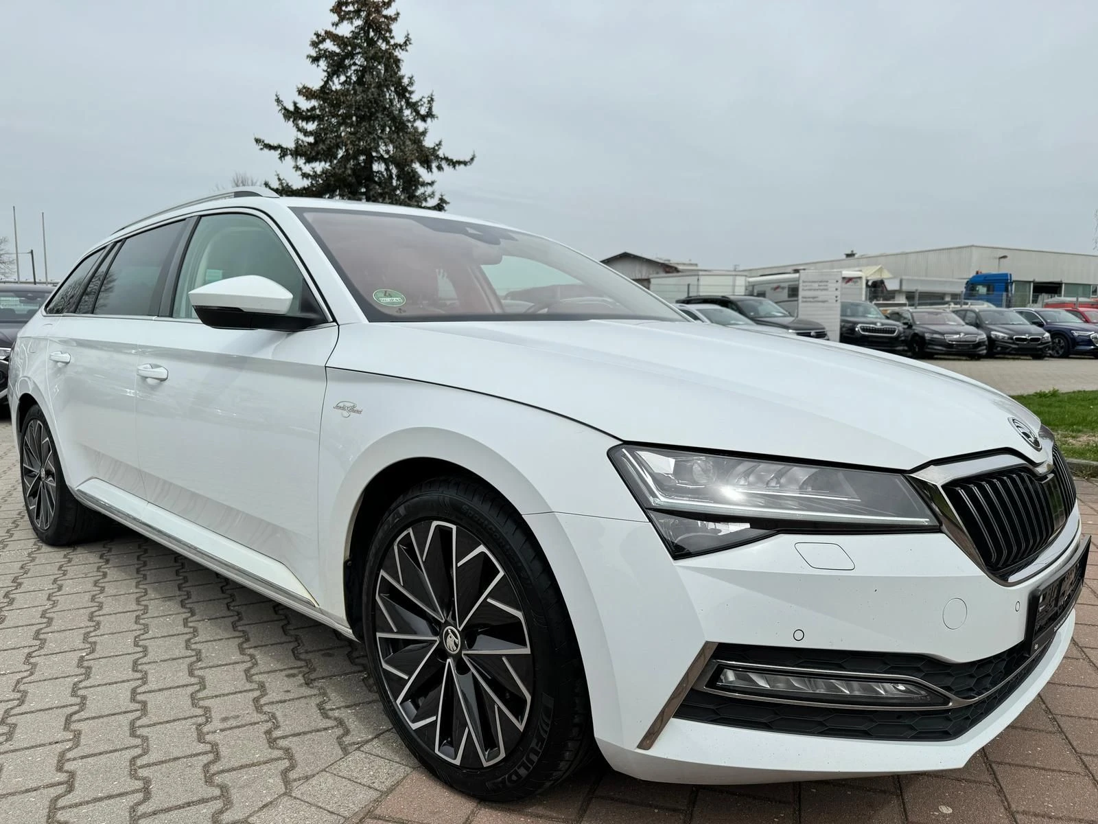Skoda Superb 2.0 TDI L&K DSG Pano ОБДУХВ MASSAGE Печка #iCarbg - изображение 2