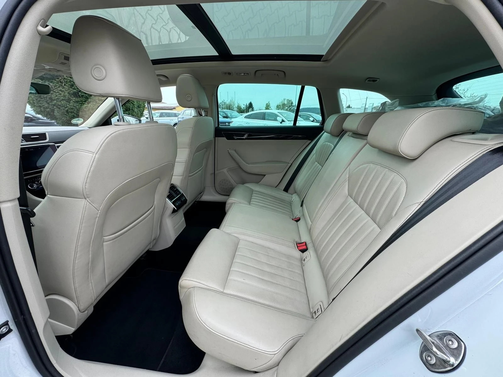 Skoda Superb 2.0 TDI L&K DSG Pano ОБДУХВ MASSAGE Печка #iCarbg - изображение 7