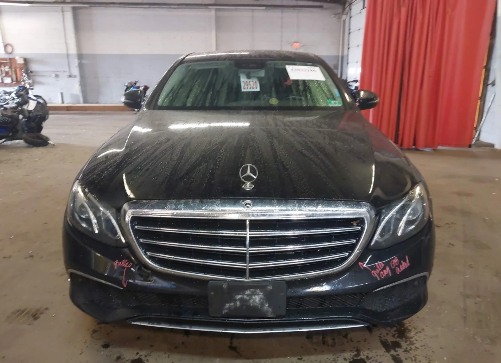 Mercedes-Benz E 300 4MATIC, клип двигател*  - изображение 9