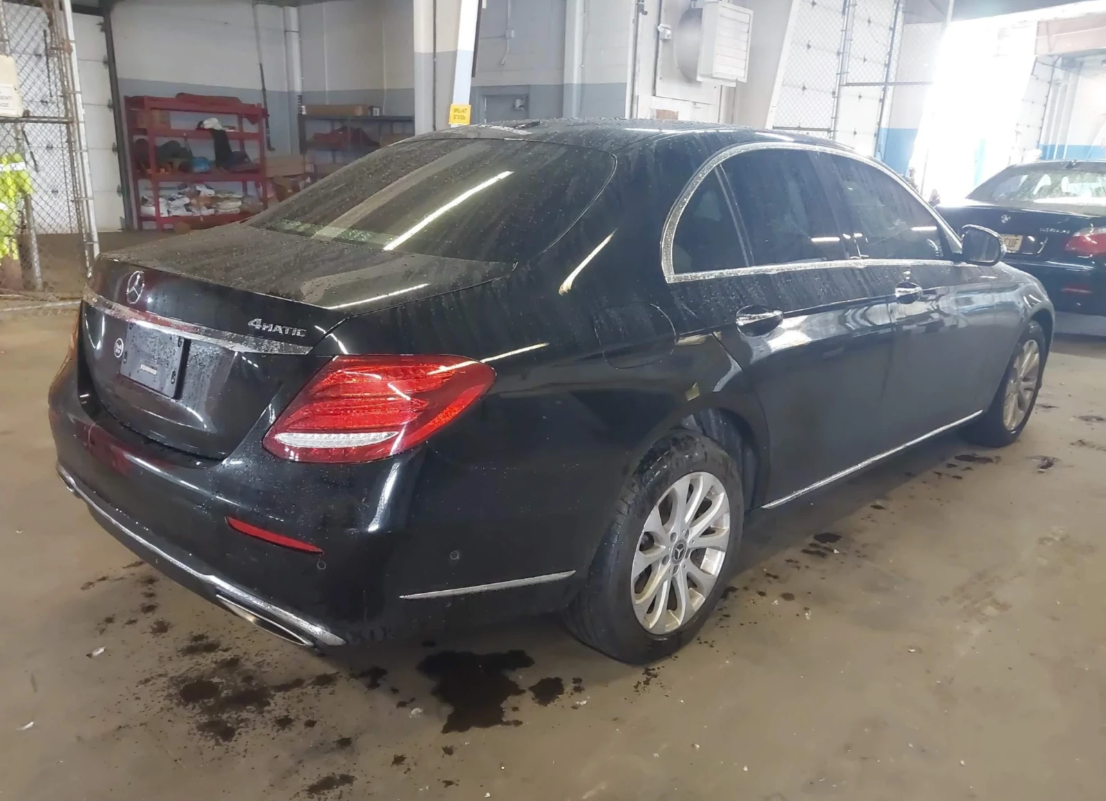 Mercedes-Benz E 300 4MATIC, клип двигател*  - изображение 4