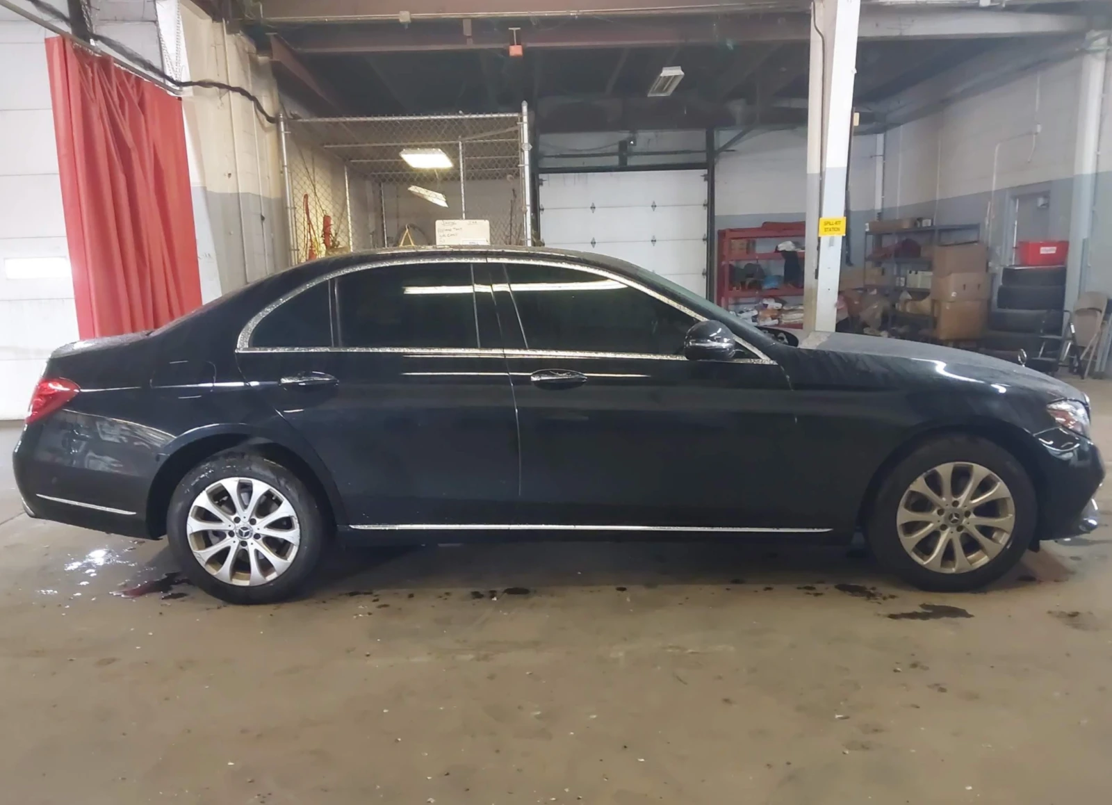 Mercedes-Benz E 300 4MATIC, клип двигател*  - изображение 10