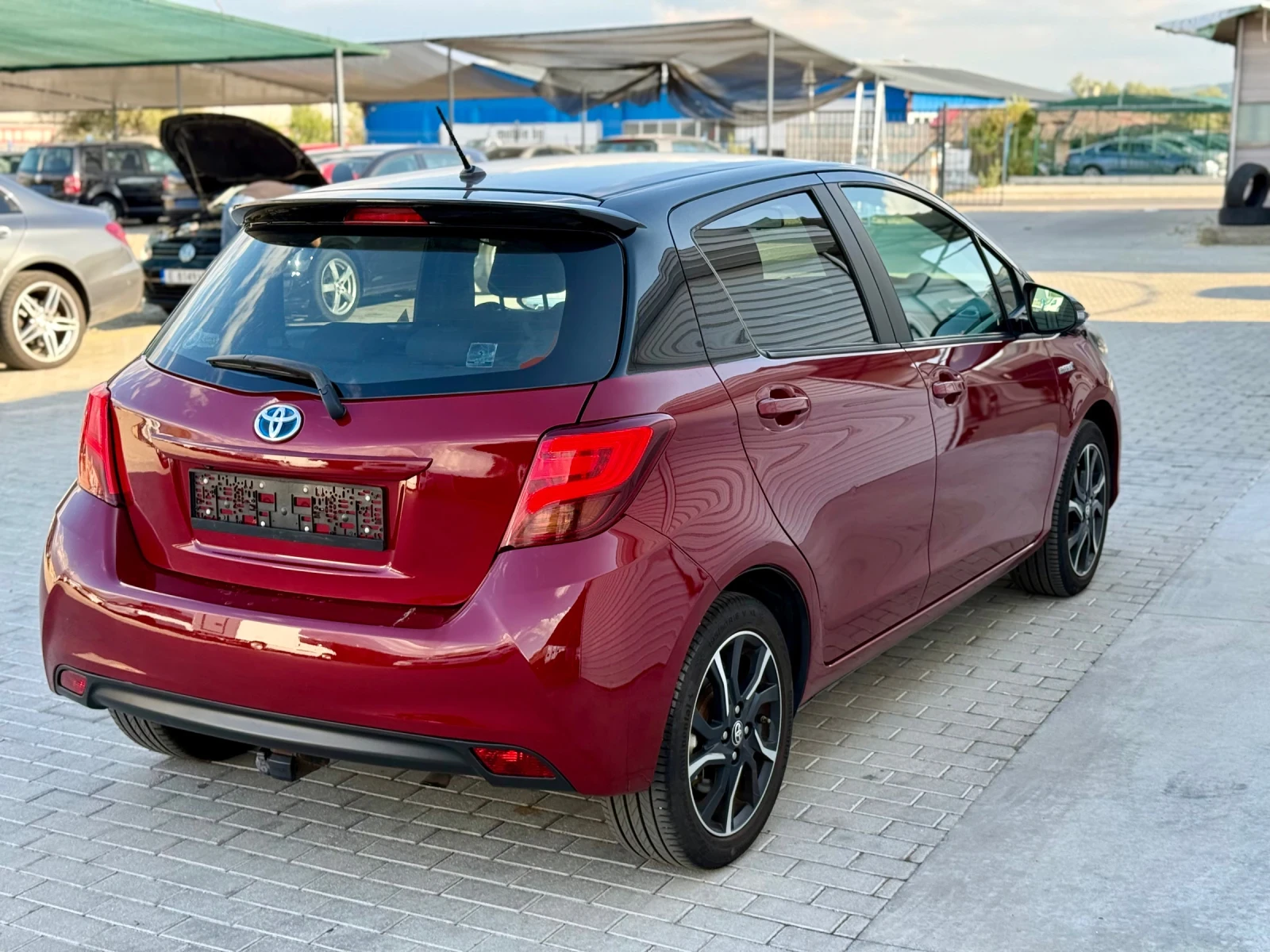 Toyota Yaris 1.5iHybrid/Automatic/NAVI/EVRO6/ - изображение 6