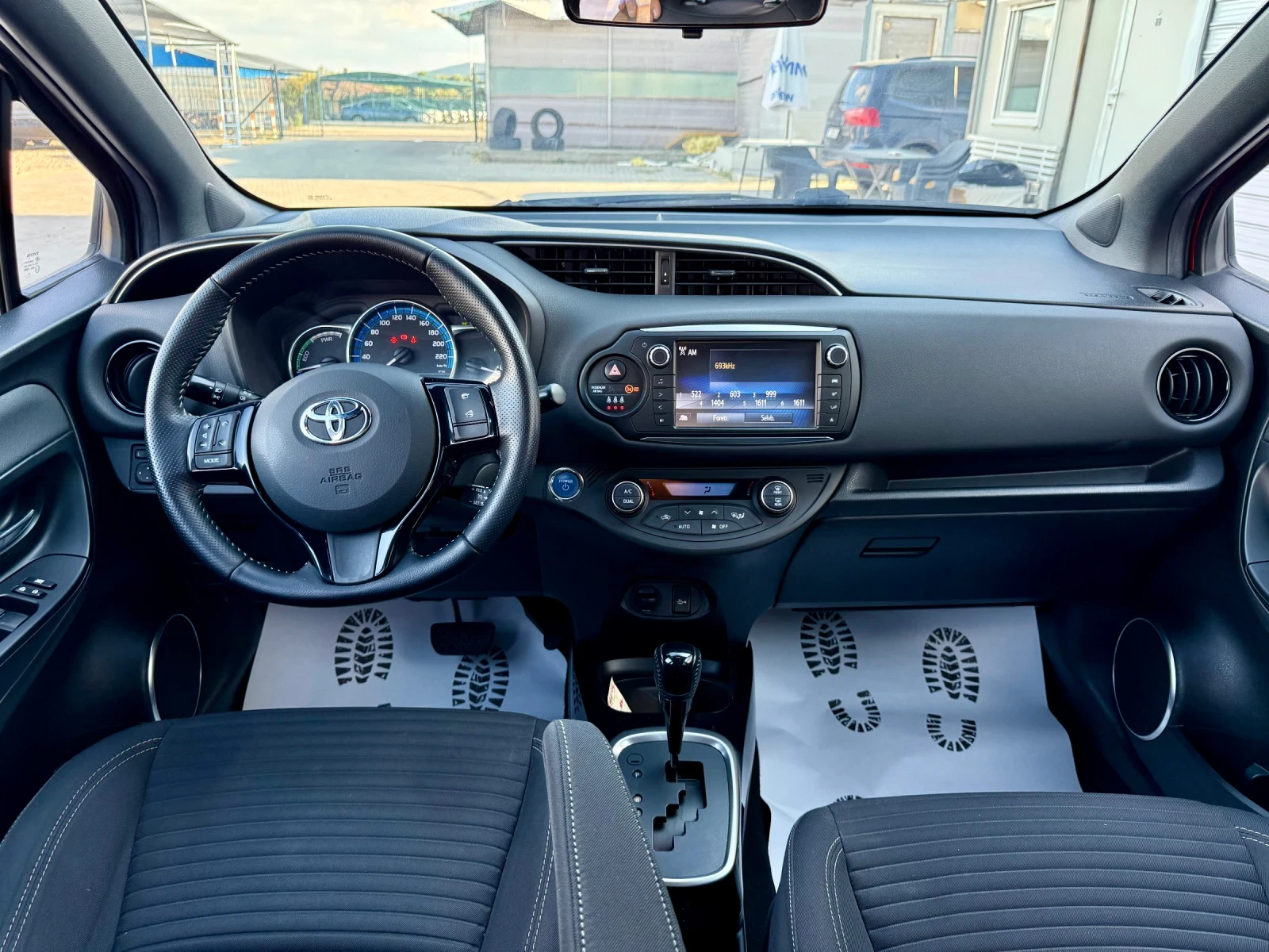 Toyota Yaris 1.5iHybrid/Automatic/NAVI/EVRO6/ - изображение 7