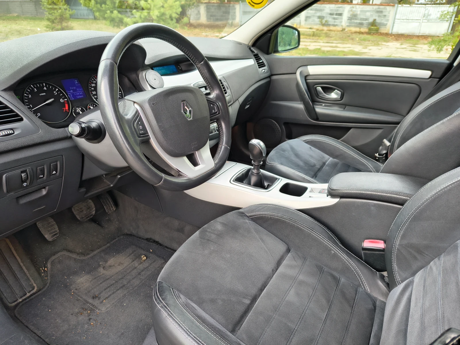 Renault Laguna 2.0i 6ск - изображение 7