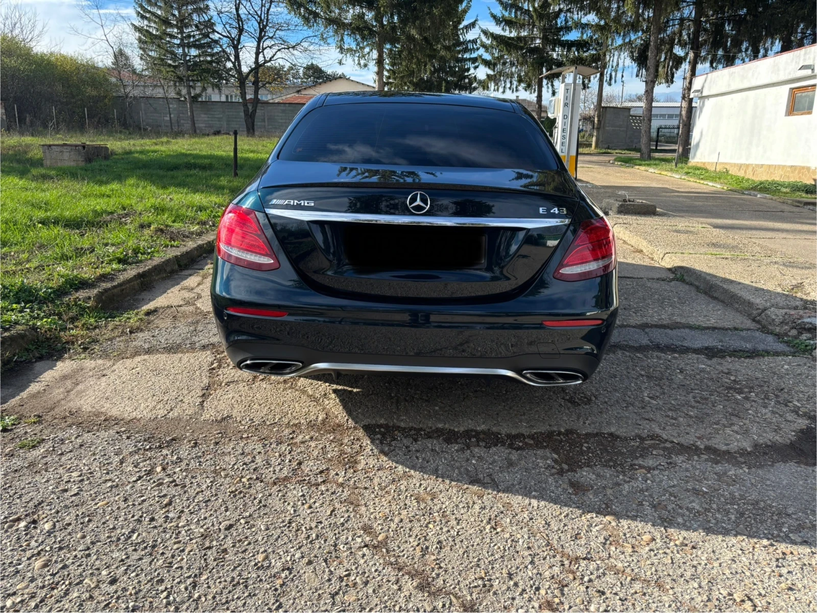 Mercedes-Benz E 43 AMG  - изображение 3