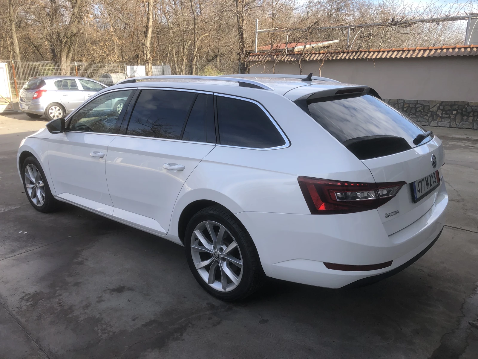 Skoda Superb  - изображение 7