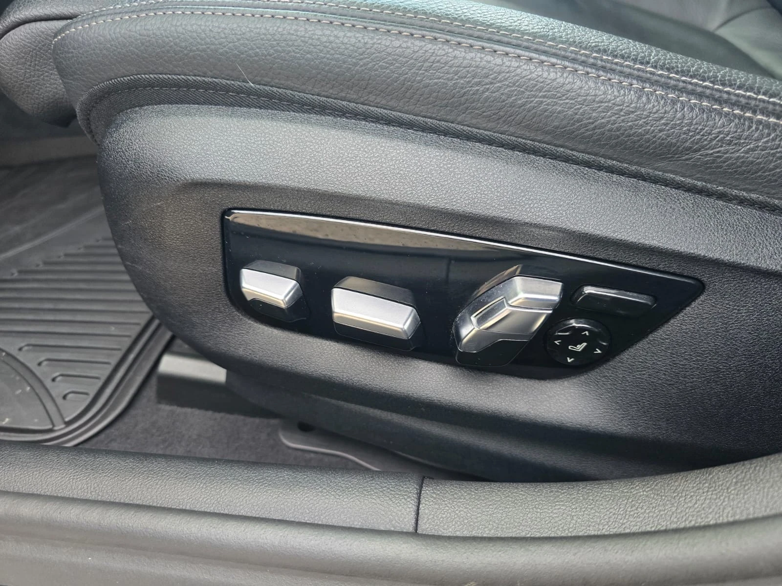 BMW 540 M Sport X Drive, снимка 15 - Автомобили и джипове - 53793501