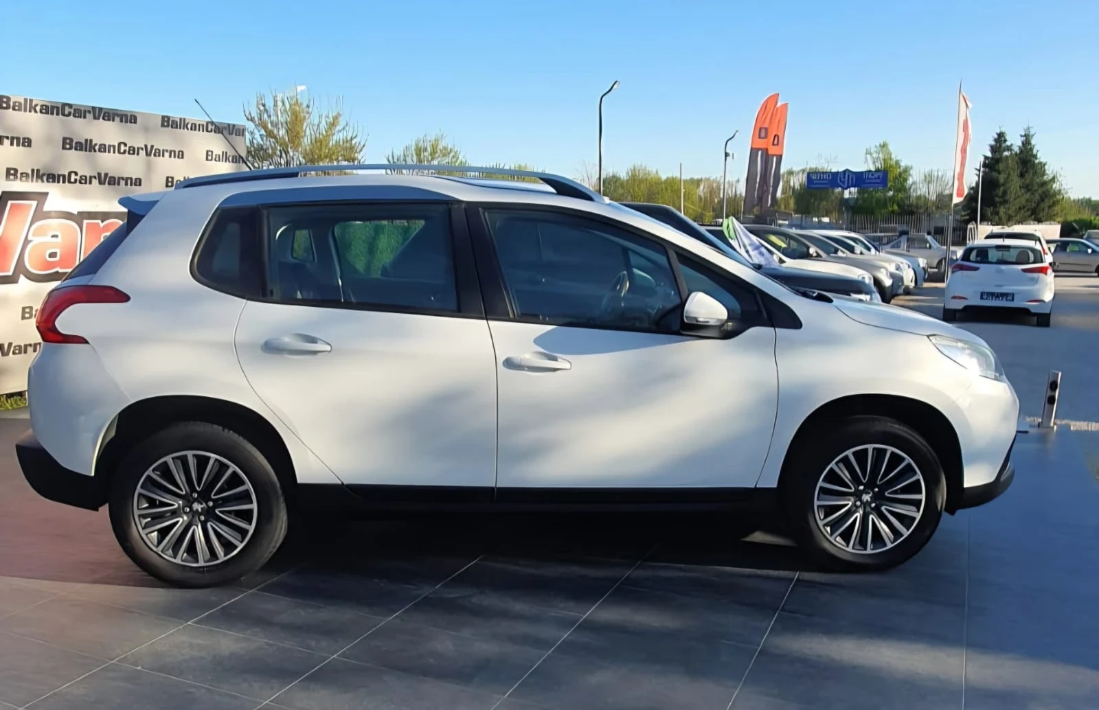 Peugeot 2008 1.2i Pure Tech 97хил.км!, снимка 4 - Автомобили и джипове - 54338868